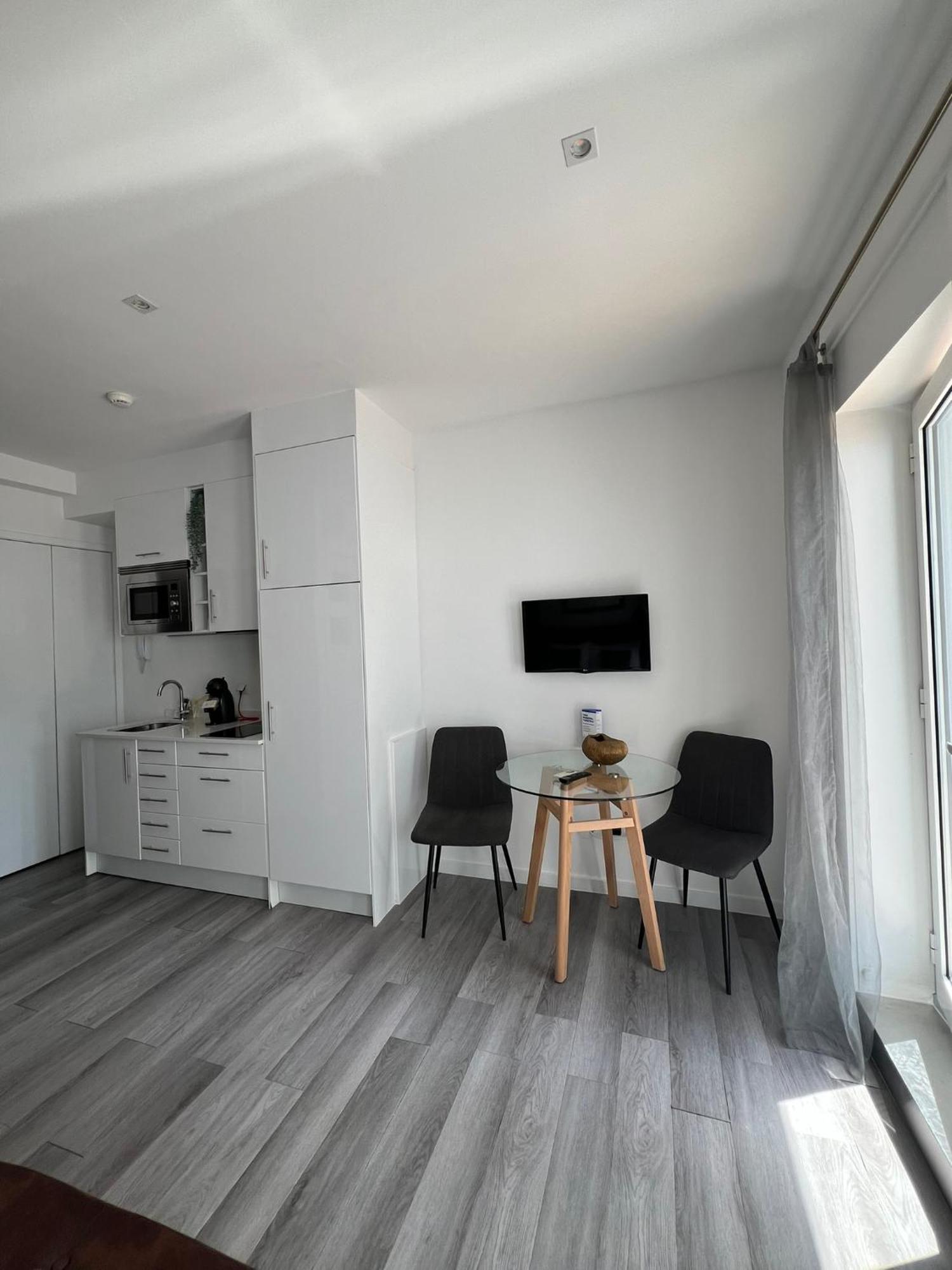 Almada Studios & Suites Porto Exterior photo