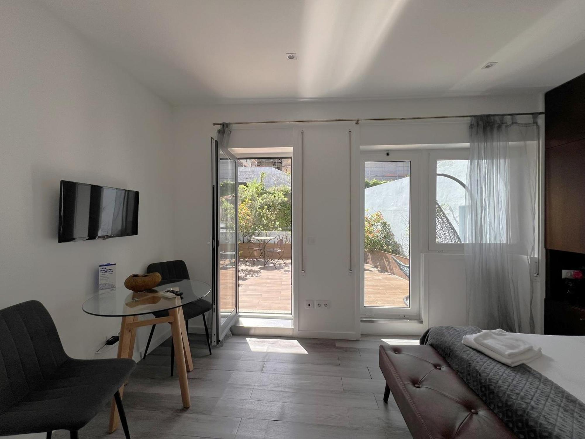 Almada Studios & Suites Porto Exterior photo
